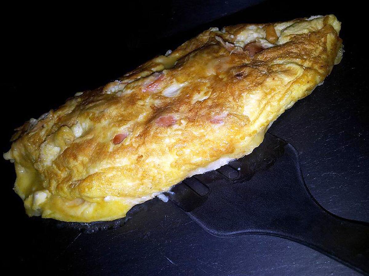 recette Omelette en chausson au knackis et 4 fromages