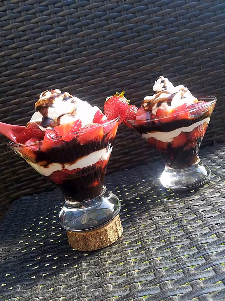 recette Verrines Fraises-Chantilly et chocolat noir