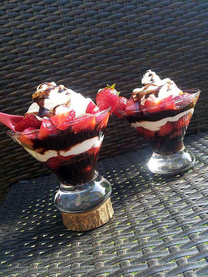 recette Verrines Fraises-Chantilly et chocolat noir