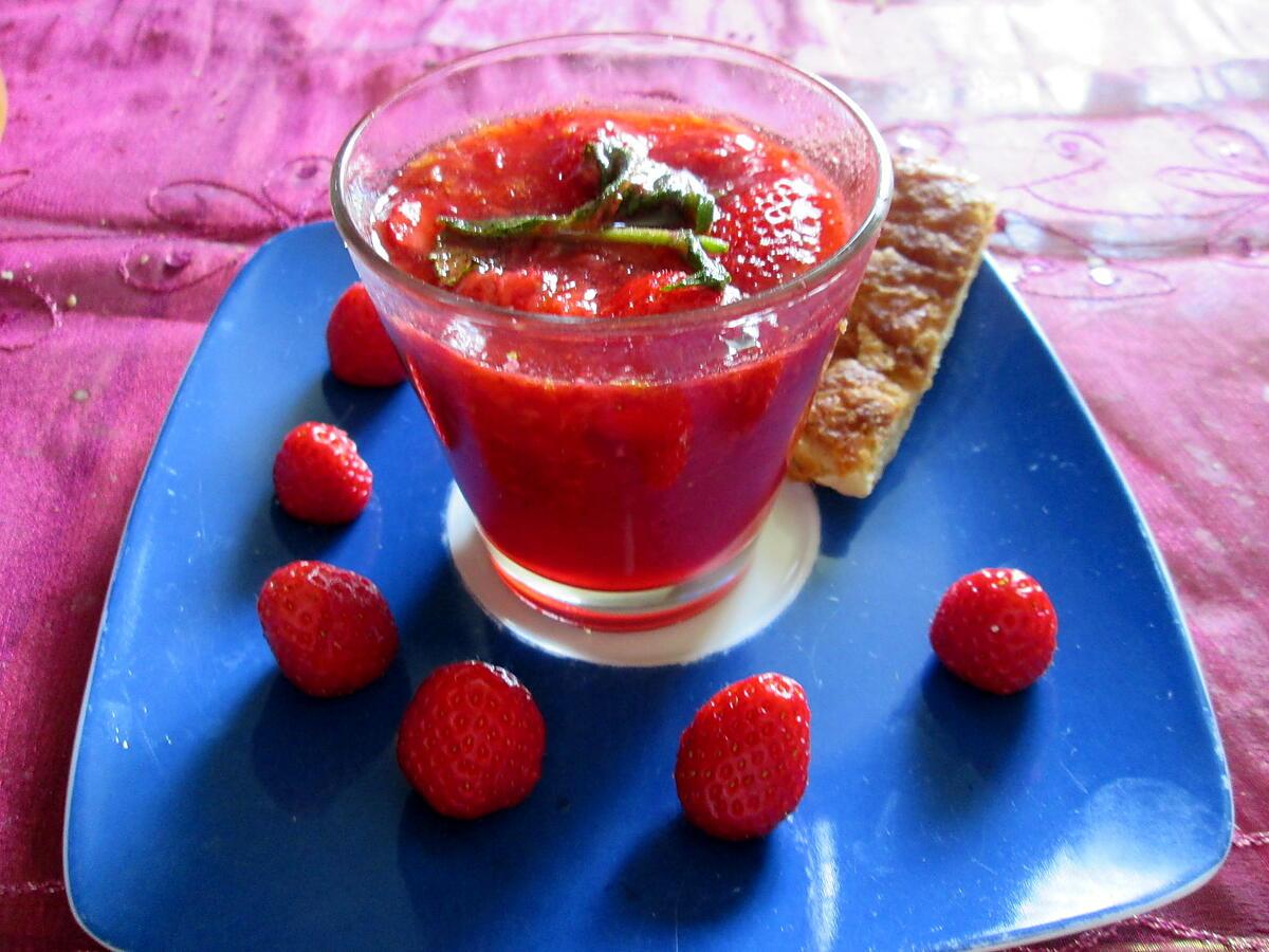 recette soupe de fraises a la menthe