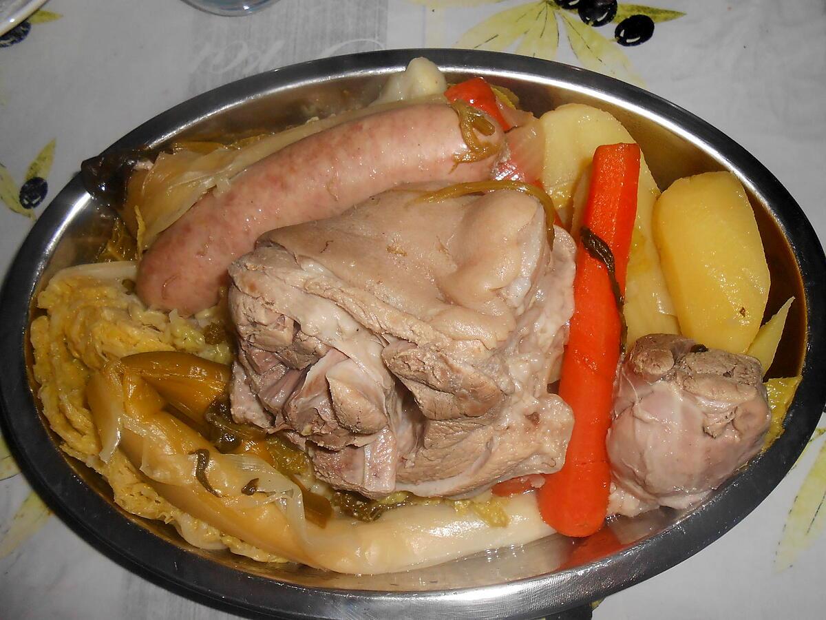 recette POT AU FEU DE JAMBONNEAU ET SAUCISSE A CUIRE