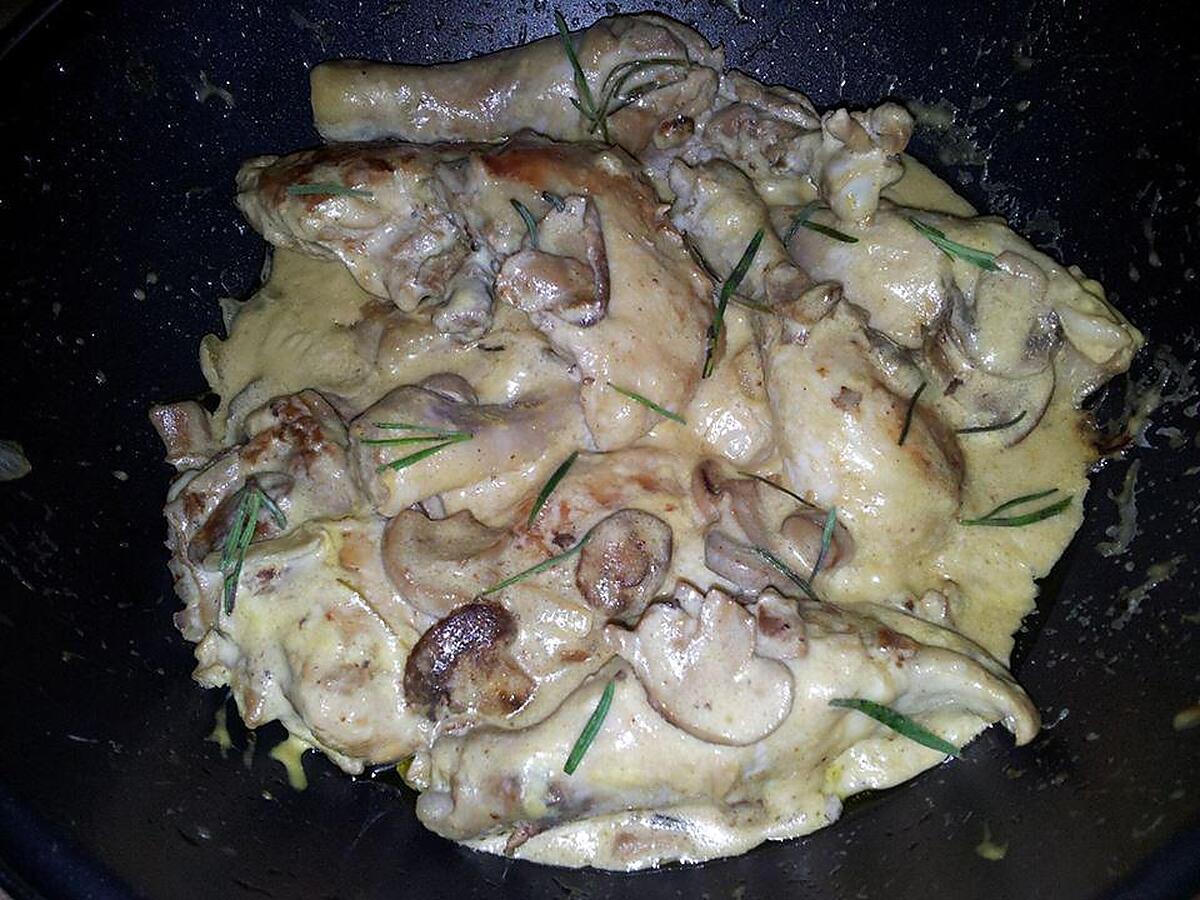 recette Poulet aux champignons sauce lait de coco-moutarde au romarin