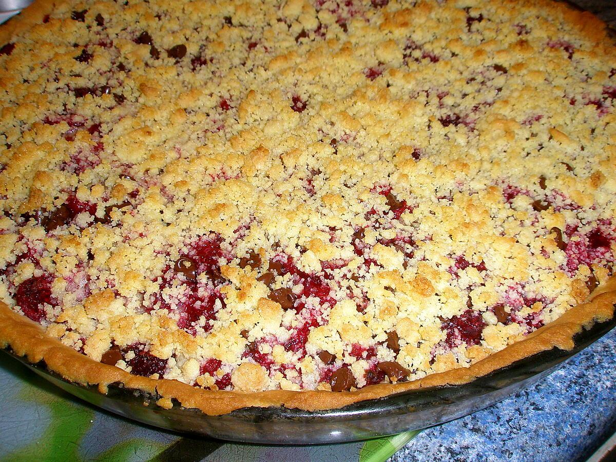 recette Tarte crumble aux framboises et chocolat