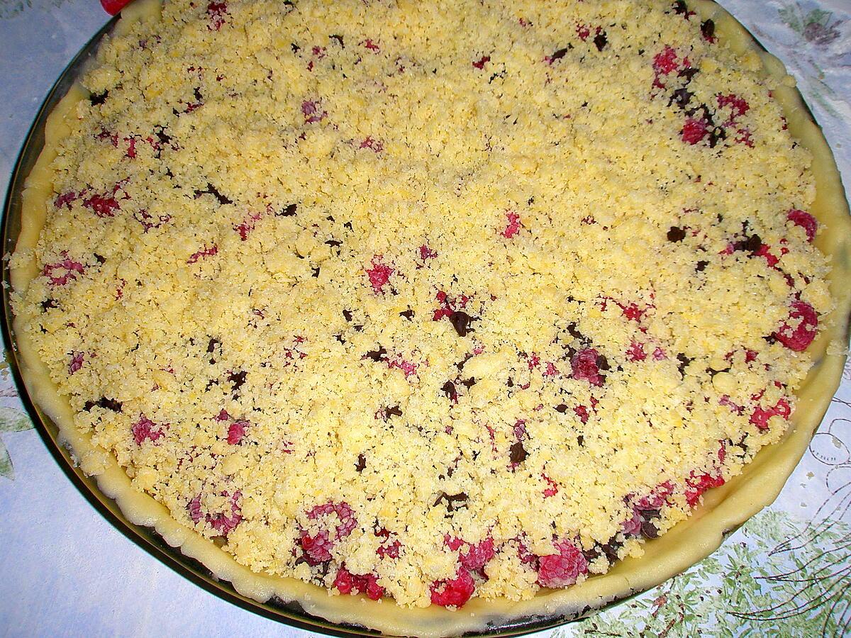 recette Tarte crumble aux framboises et chocolat