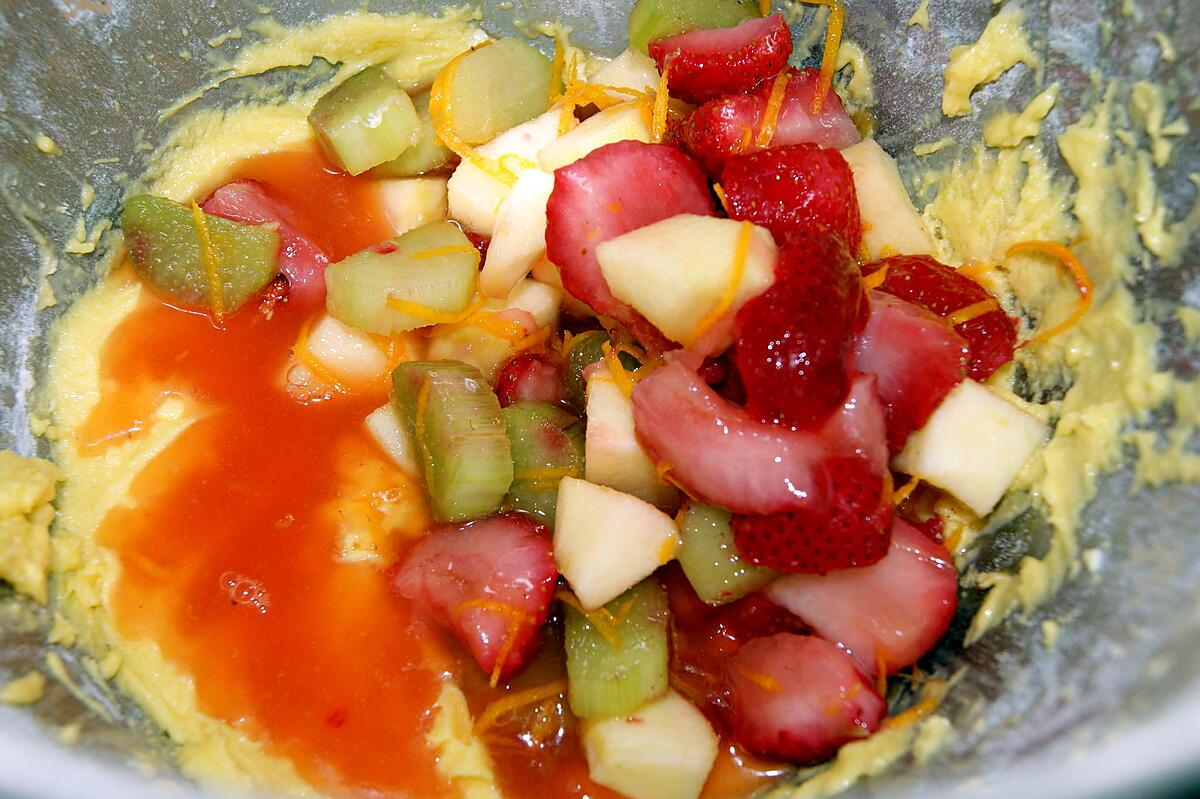 recette Gâteau pommes/rhubarbe/fraises/orange