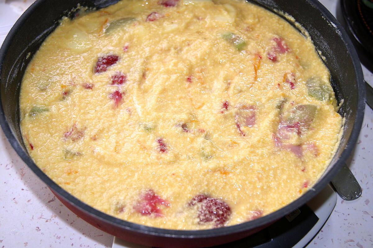 recette Gâteau pommes/rhubarbe/fraises/orange