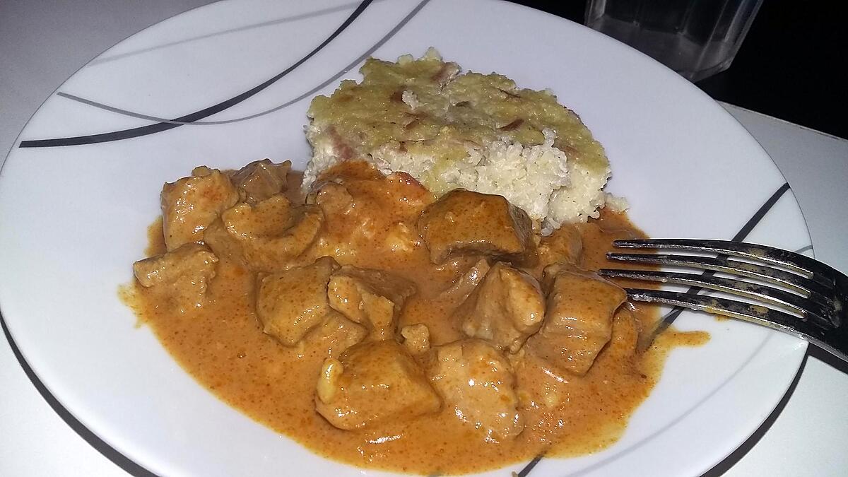 recette Sauté de porc au lait de coco et curry rouge