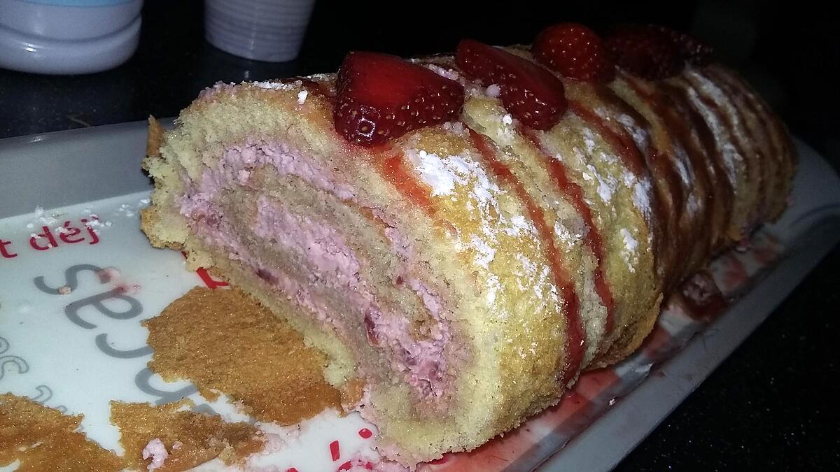 recette Gâteau roulé au mascarpone et aux fraises