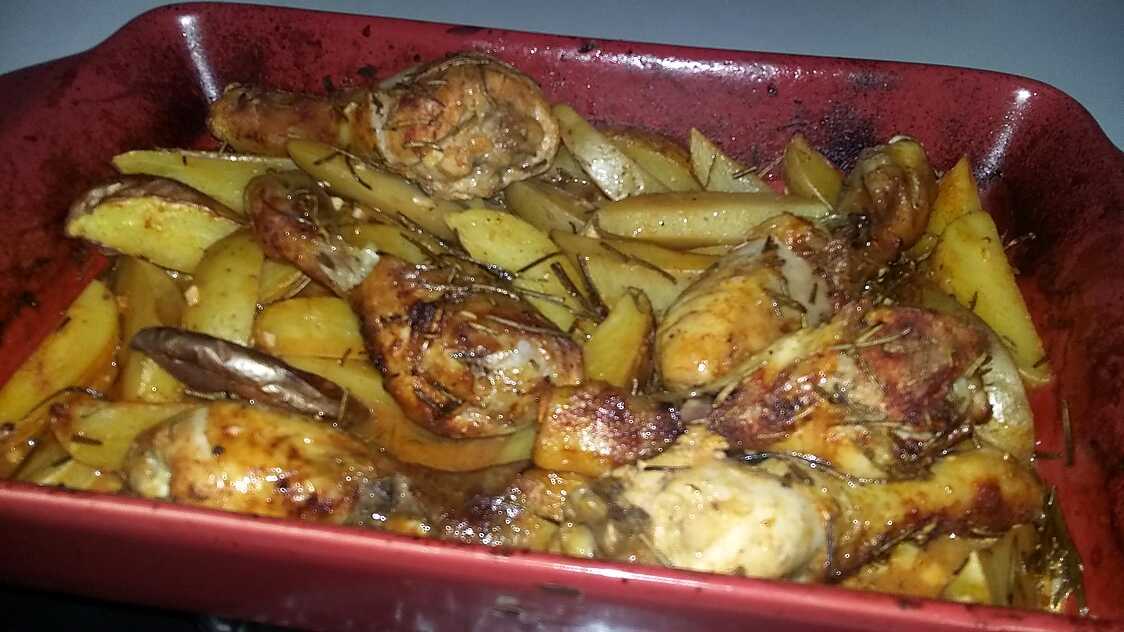 Recette de Pilons de poulet et ses pommes de terre rôtis au romarin