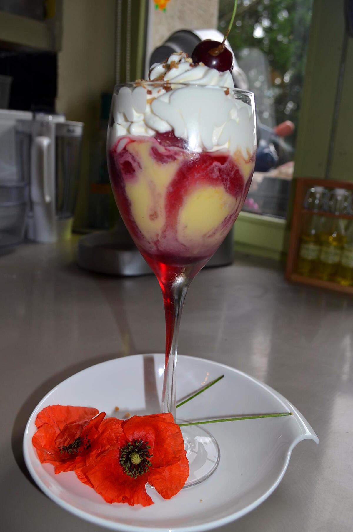 recette TRIFLE AUX CERISES ET AU SIROP DE COQUELICOT