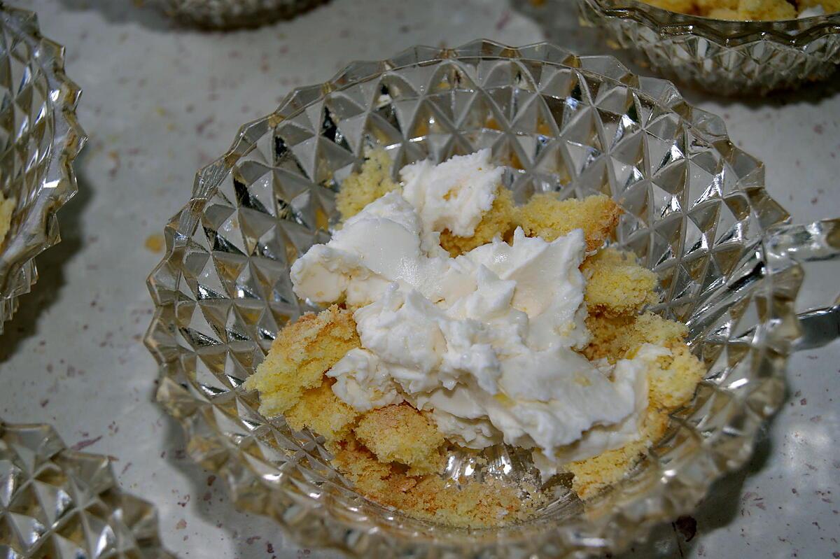 recette Trifle aux fraises et biscuits cuillères.