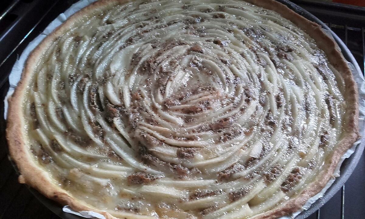 recette Tarte "fleur" poire chocolat et fève tonka