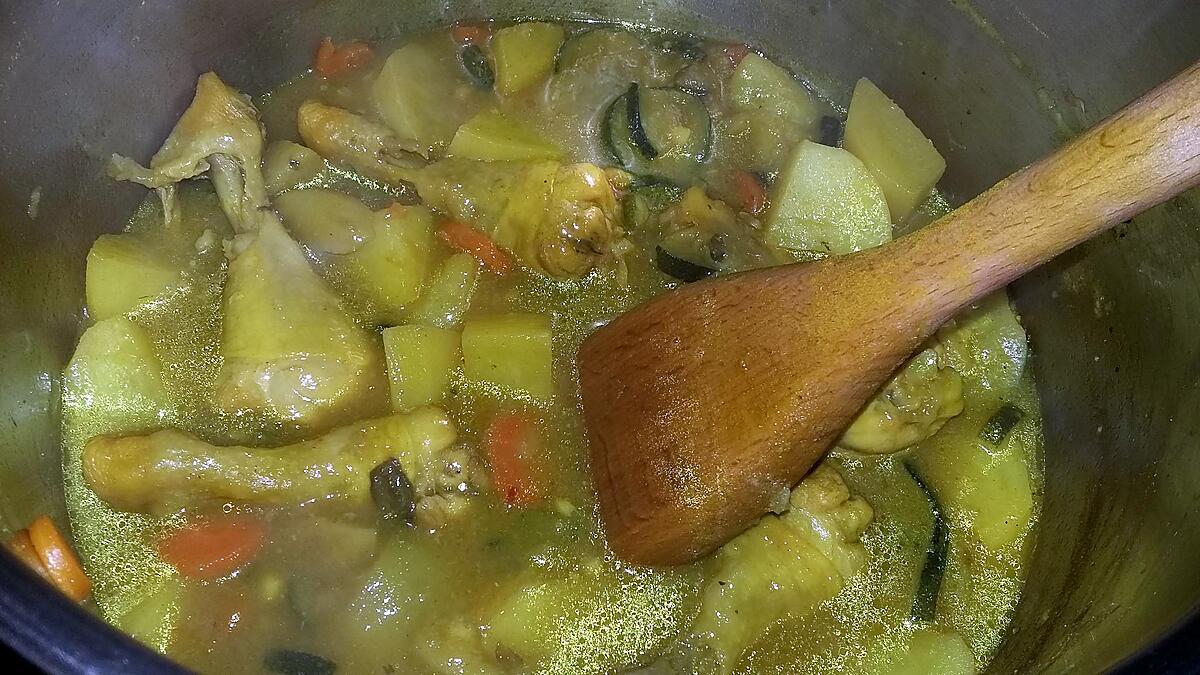recette Poulet et légumes au lait de coco et au curry