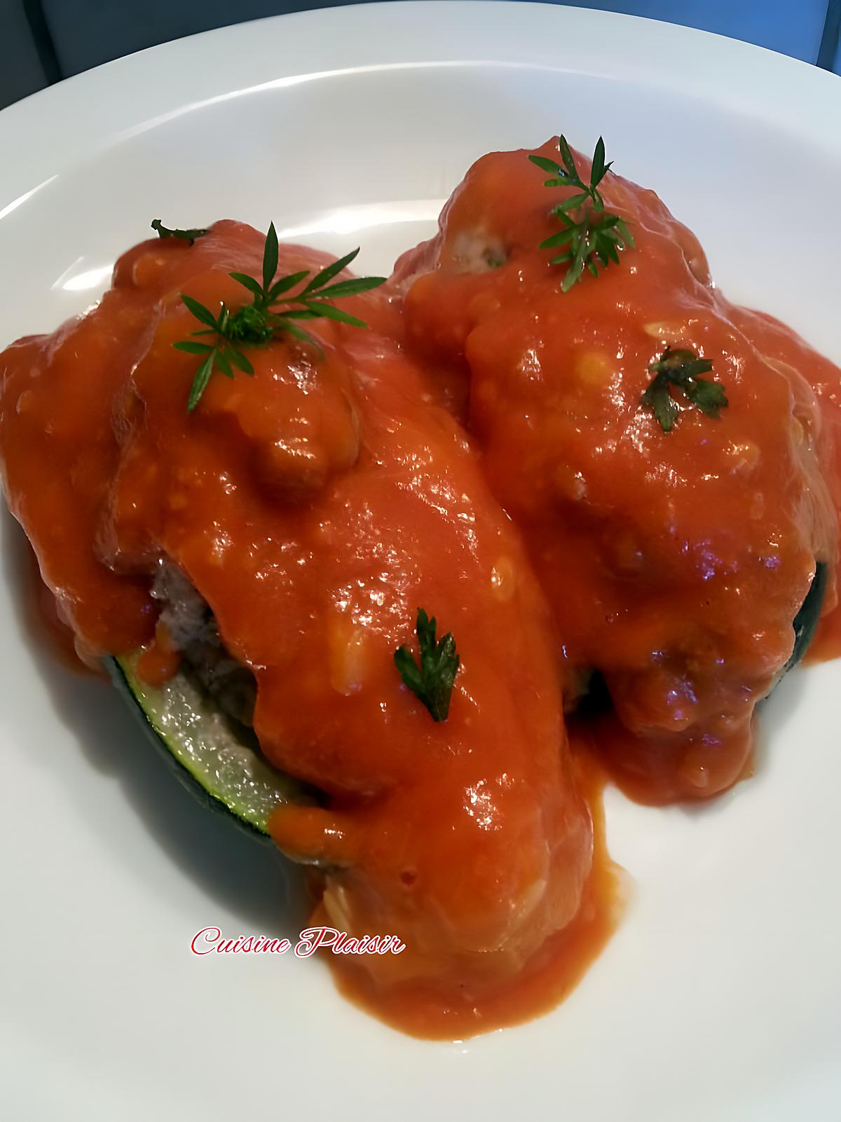 recette Courgettes farcies sauce tomatée bolognaise