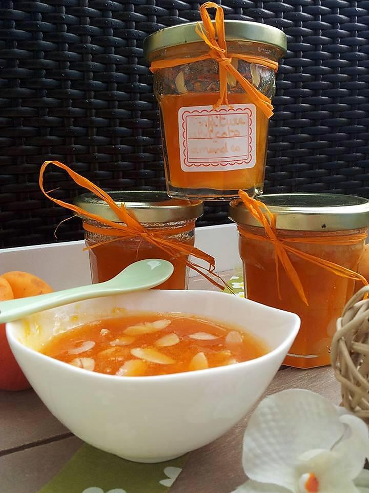 recette Confiture faites maison d'abricots et amandes effilés