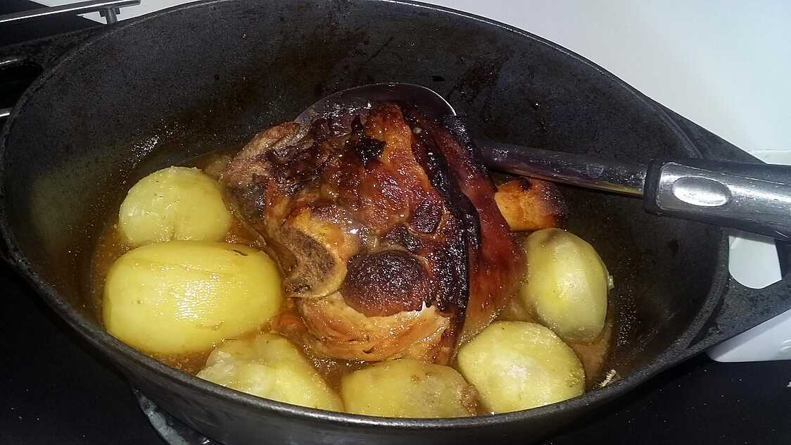 Recette de Jarret de porc confit a la bière et au baies de goji