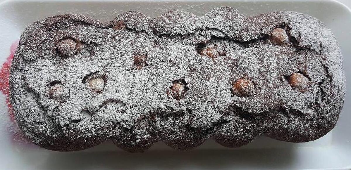 recette Cake moelleux au chocolat et noisettes entières fourré au Nutella chaud