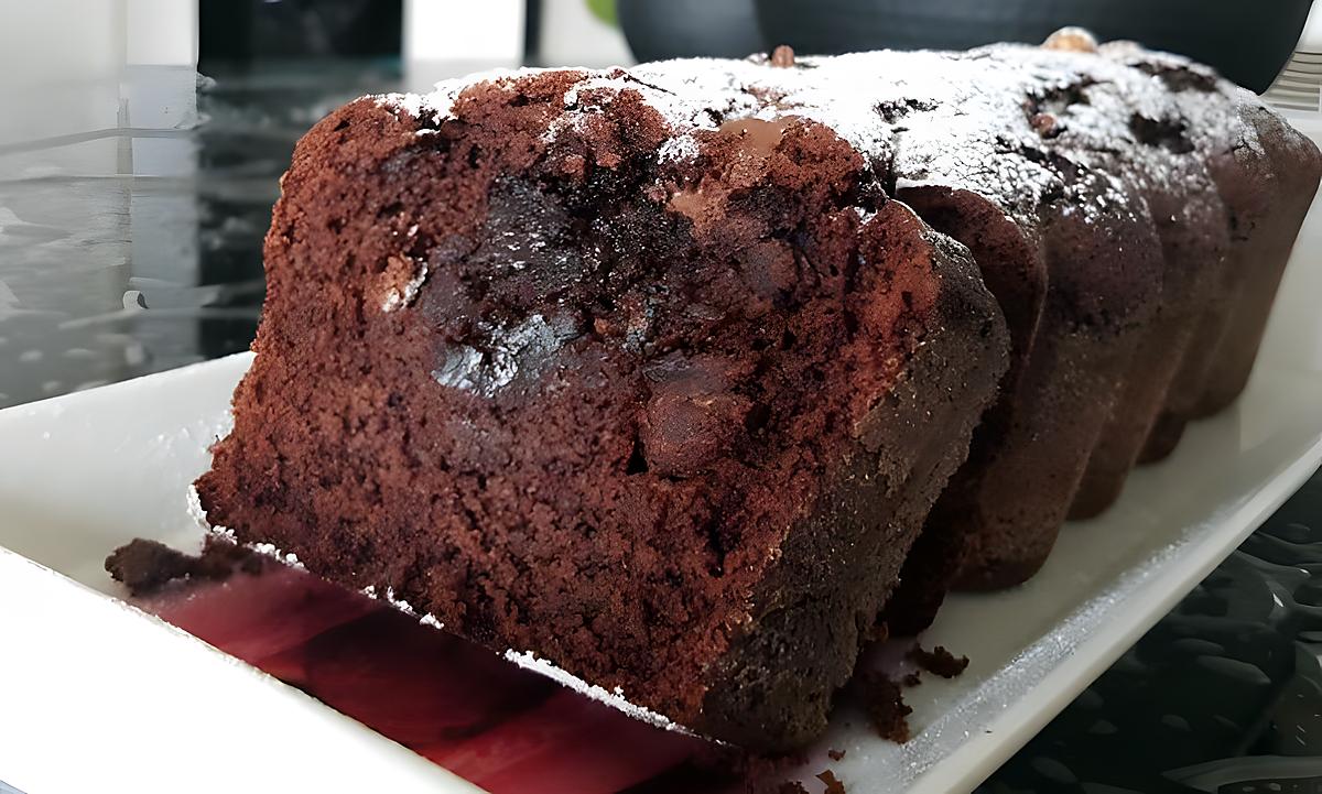 recette Cake moelleux au chocolat et noisettes entières fourré au Nutella chaud