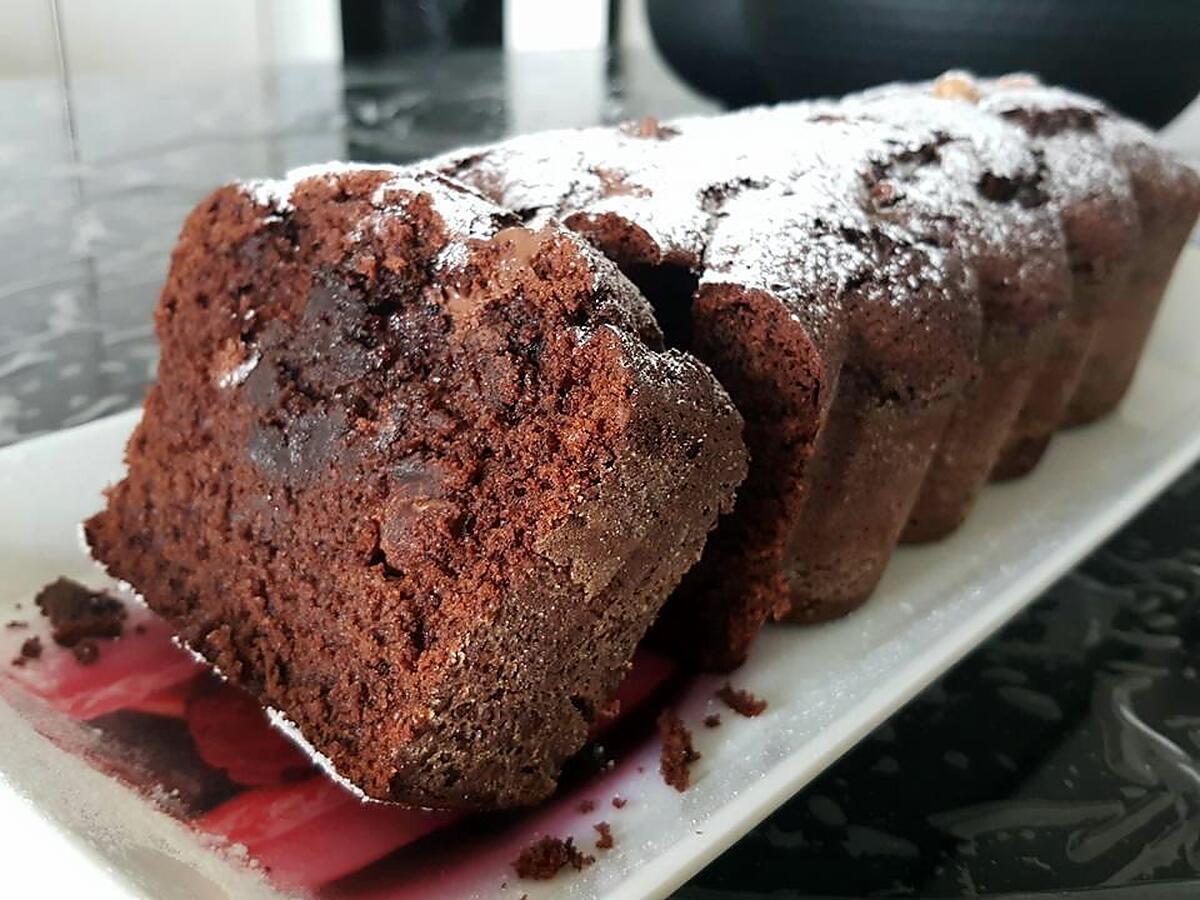 recette Cake moelleux au chocolat et noisettes entières fourré au Nutella chaud