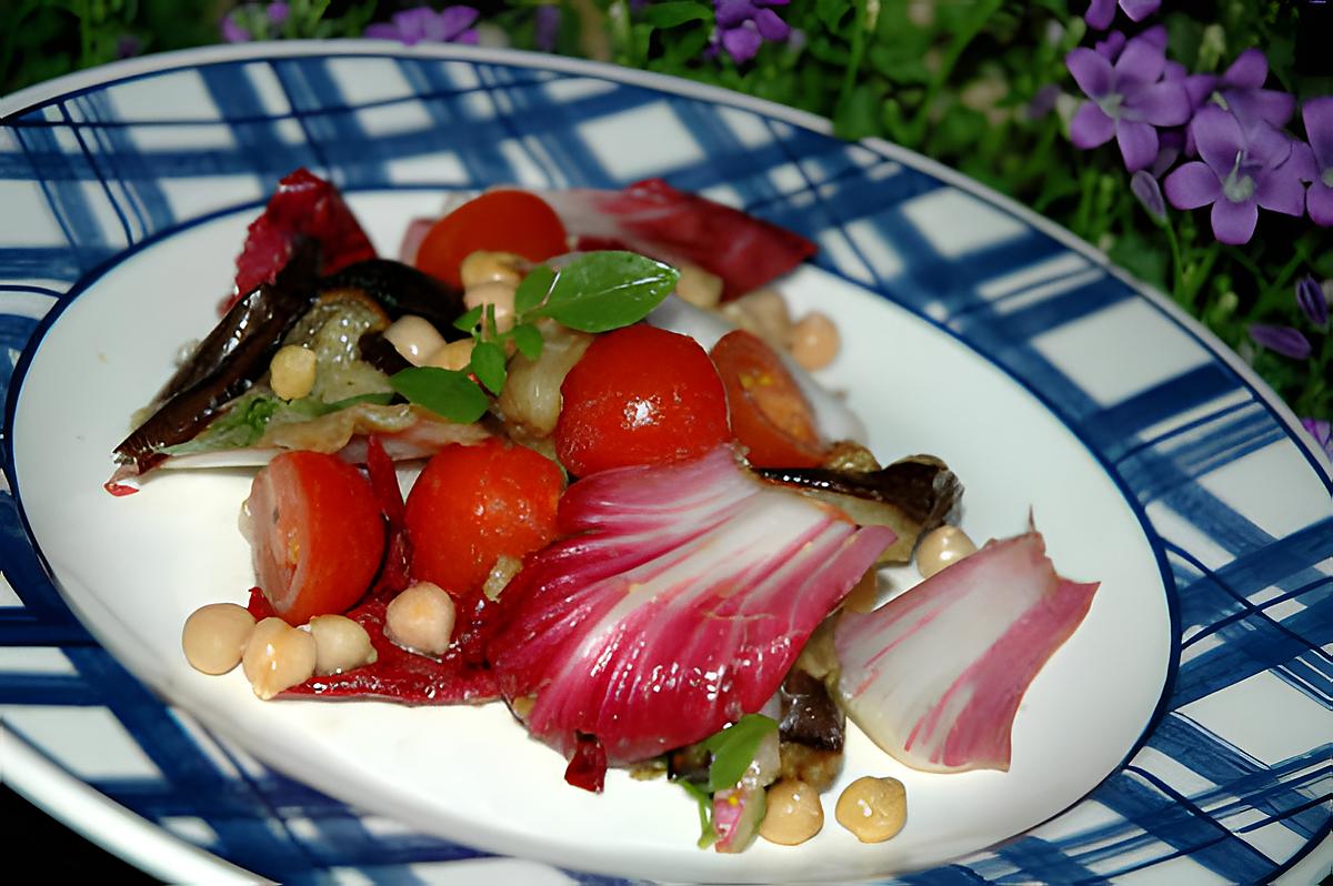 recette Aubergines tièdes aux pois chiches et endive rouge