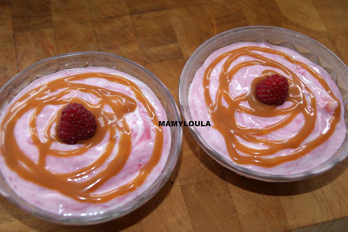 recette Fromage blanc à la banane,coulis de framboises et coulis de caramel beurre salé