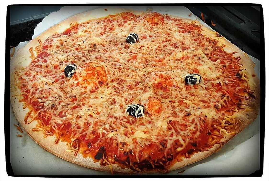 Recette de Pizza jambon fromage par choupette two