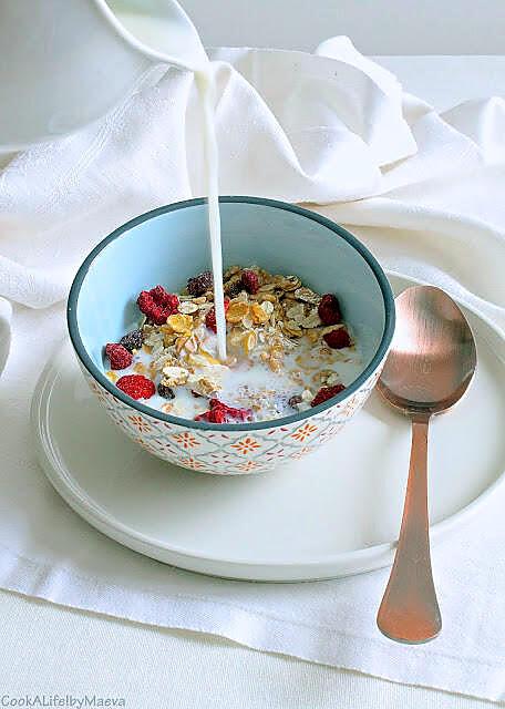 recette Muesli protéiné, super aliments, fruits rouges et fruits secs (sans gluten)