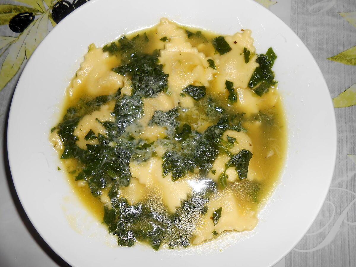 recette RAVIOLI AU BROCCIU ET  BOUILLON AUX EPINARDS