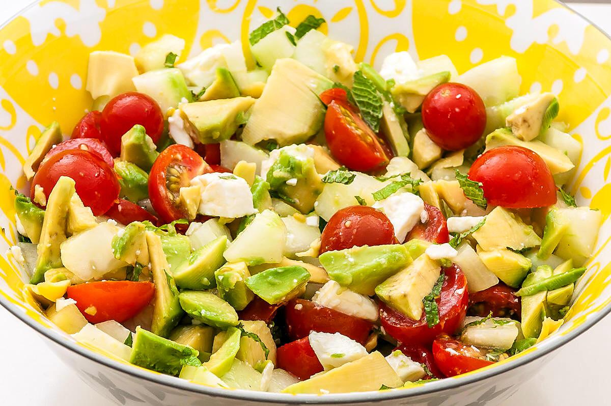 recette Salade de concombre à l'avocat et à la fêta