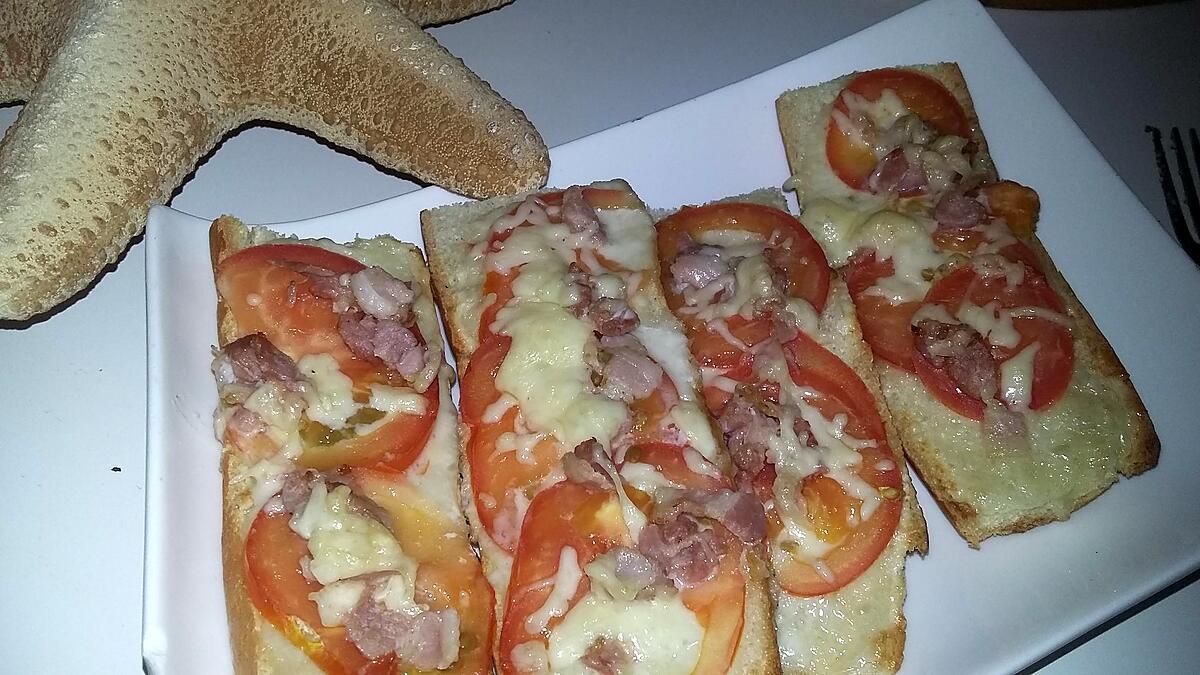 recette Tartines grillées de cancoillotte tomates et lard