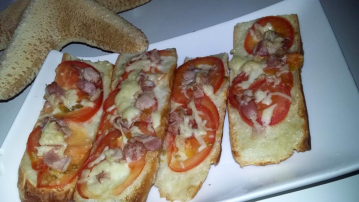 recette Tartines grillées de cancoillotte tomates et lard