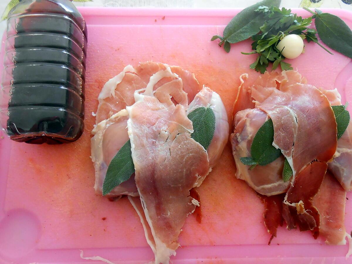 recette CUISSES DE POULET BRAISEES AU MARSALA façon saltimbocca