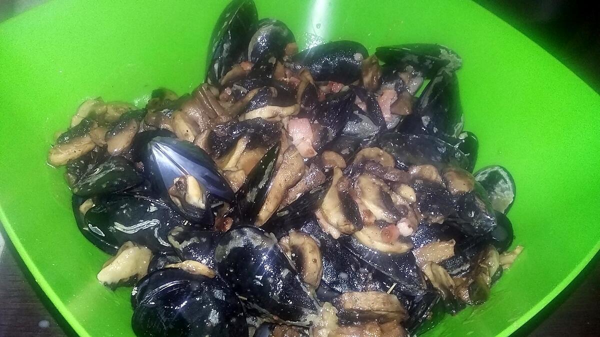 recette Moules marinières au champignons de Paris