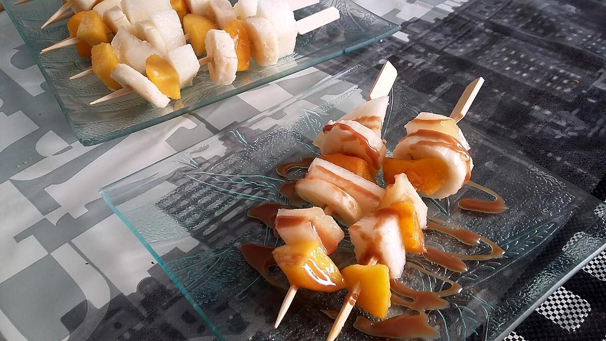 recette Brochettes de fruits au coulis de caramel