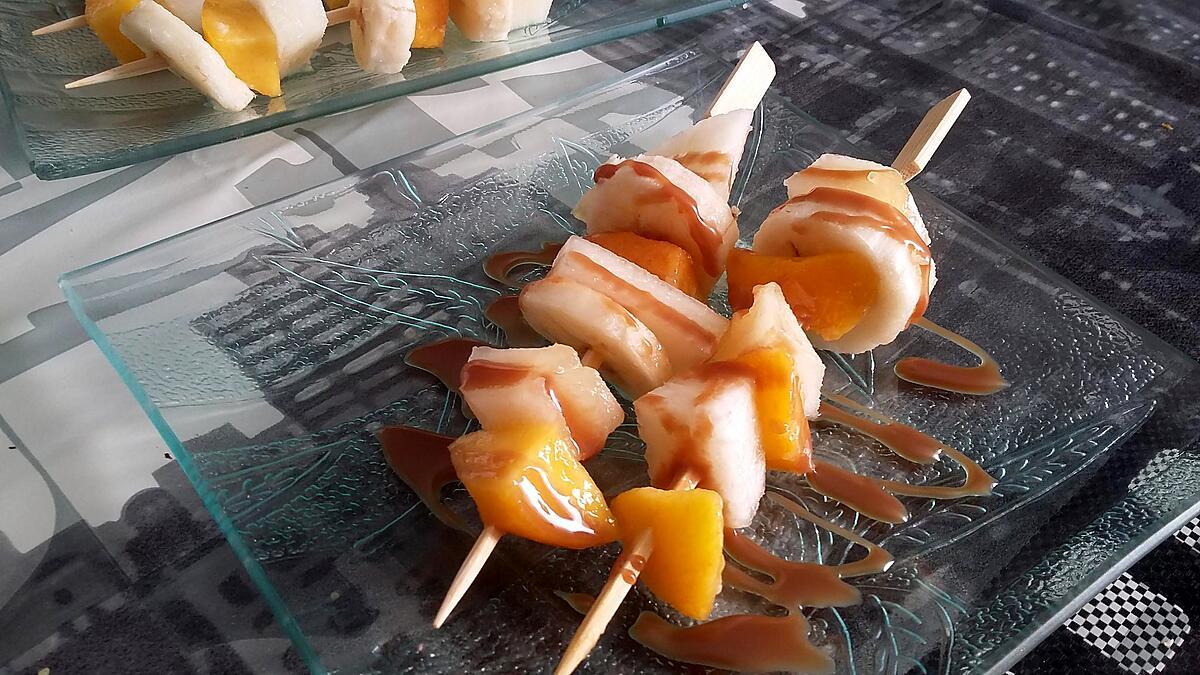 recette Brochettes de fruits au coulis de caramel