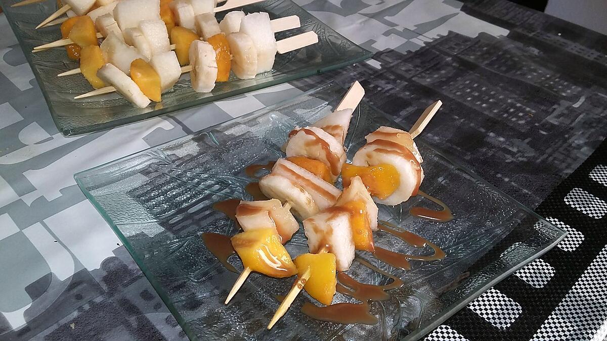 recette Brochettes de fruits au coulis de caramel