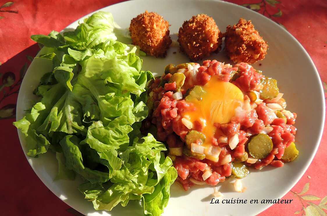 Cromesquis de camembert et tartare au couteau