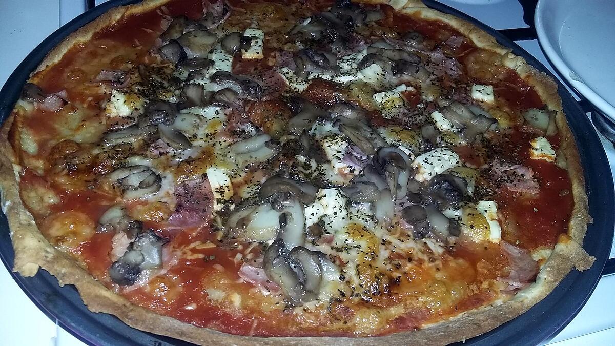 recette Pizza jambon champignons mozzarella