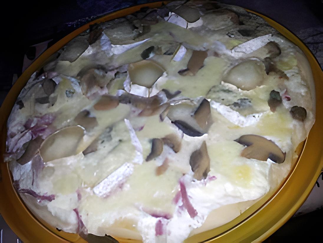 recette Pizza au jambon-champignons 4 fromages