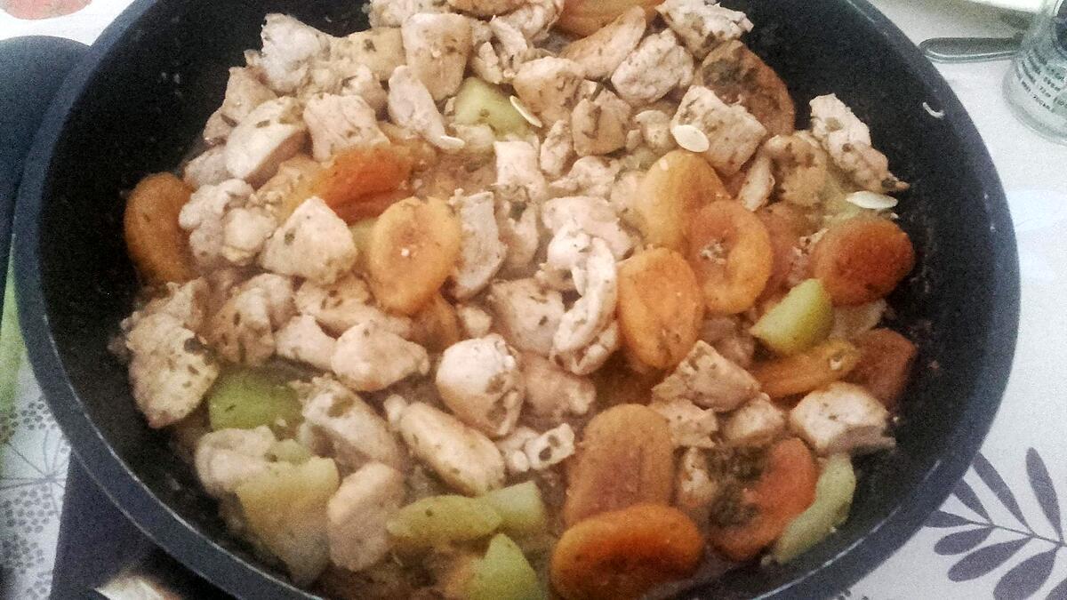 recette TAJINE DE POULET AU MIEL ET AUX ABRICOTS