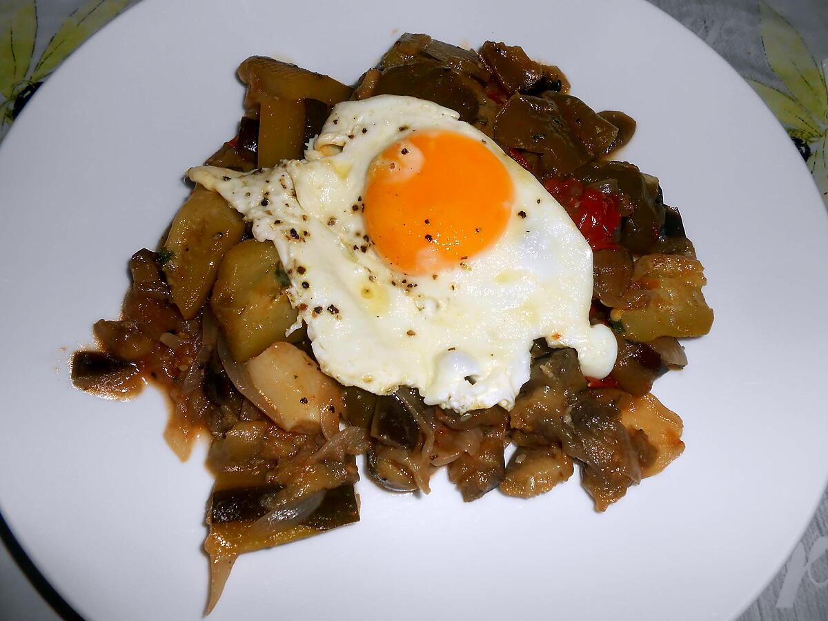 recette POELEE DE LEGUMES OEUFS AU PLAT