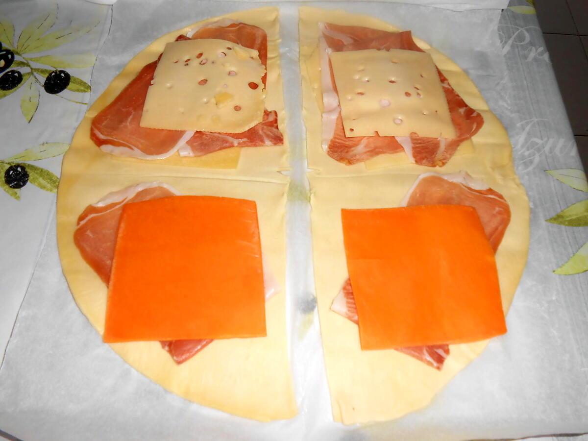recette CHAUSSONS FEUILLETES JAMBON FROMAGE