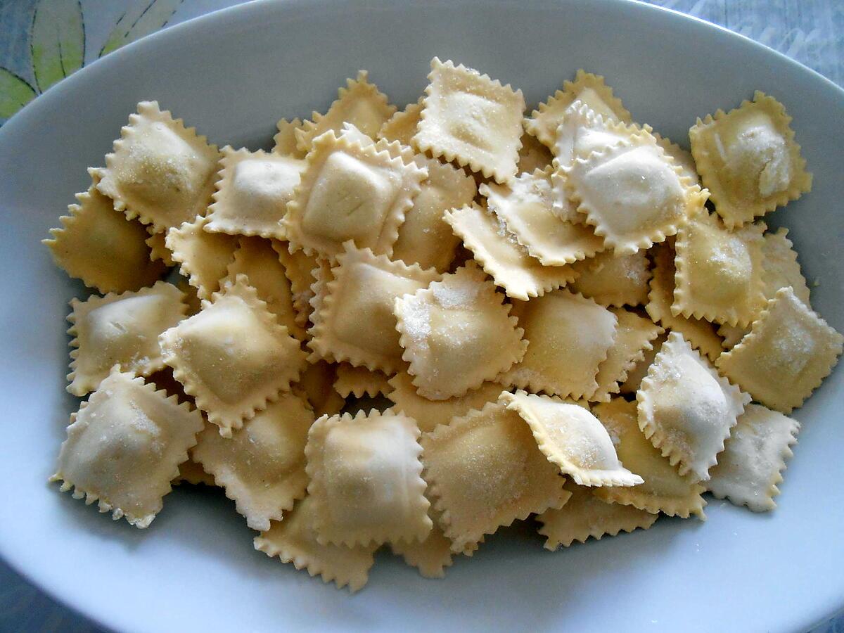 recette RAVIOLI AU BROCCIU SAUCE THON CREME CITRON ANETH