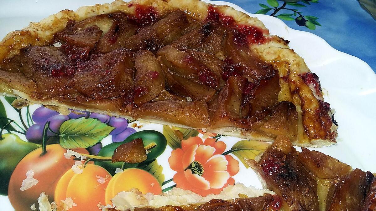 recette Tarte aux pommes et a la confiture de framboise