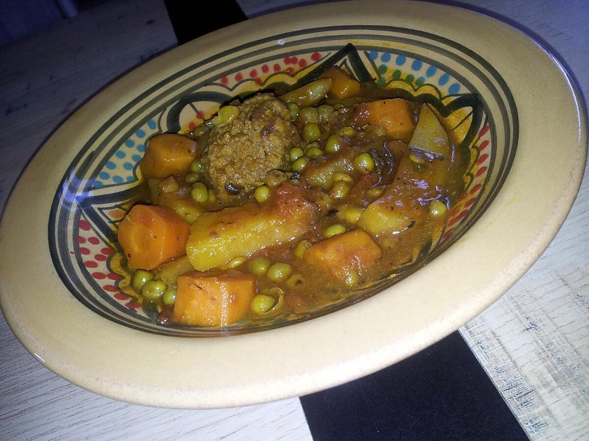 recette Tajine de boulettes de boeuf au pommes de terre carotte et petit pois