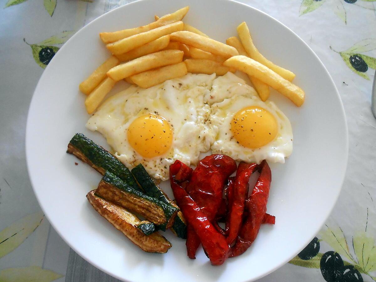 recette FRITES DE LEGUMES ET OEUFS AU PLAT