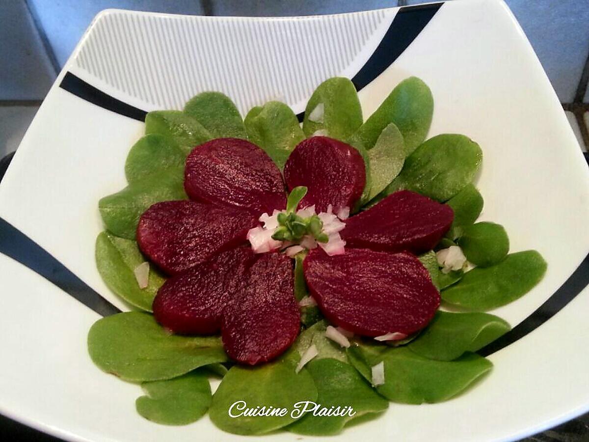 recette Salade de Pourpier, betterave rouge et feta, sauce vinaigrette à l'orange