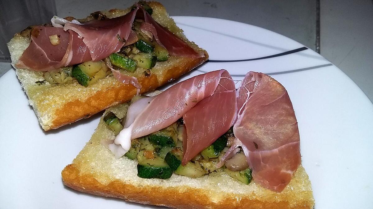 recette Tartines aux courgettes et au jambon cru