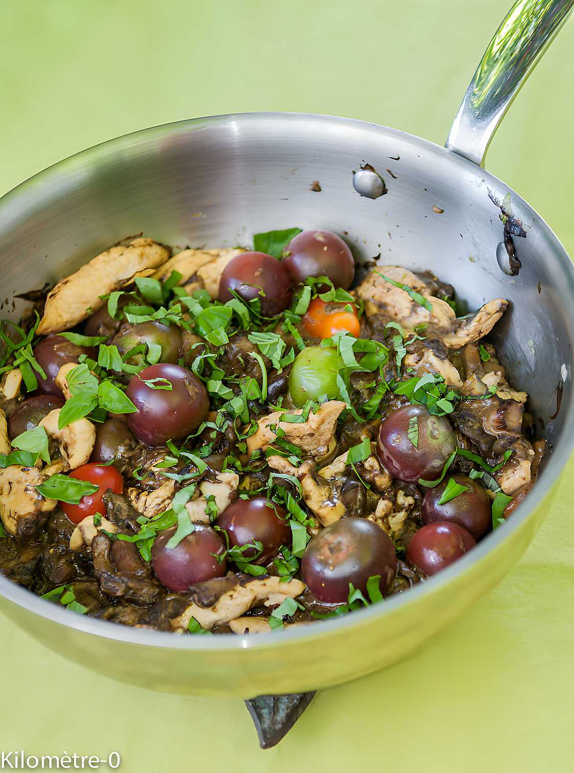 Sauté de poulet aux cèpes et basilic