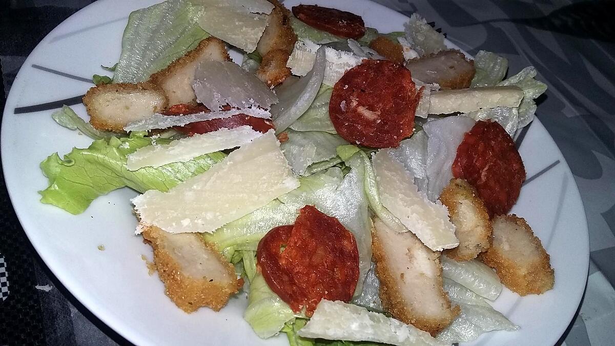 recette Salade iceberg de poulet pané, chorizo parmesan